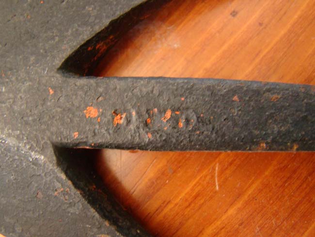 A fine and rare DOUBLE-Flued whaling HARPOON by Joseph Dean and James Driggs of New Bedford circa 1847 — image 2